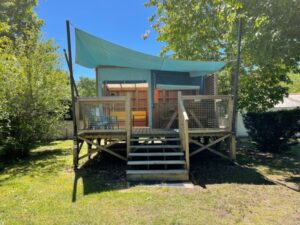 cabane dans camping près de Mimizan